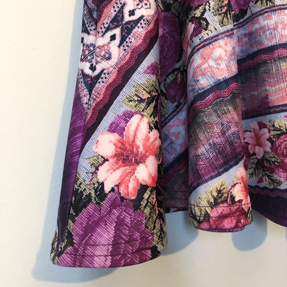 Pretty Skirt in Excellent Condition - Picture 2 of 3